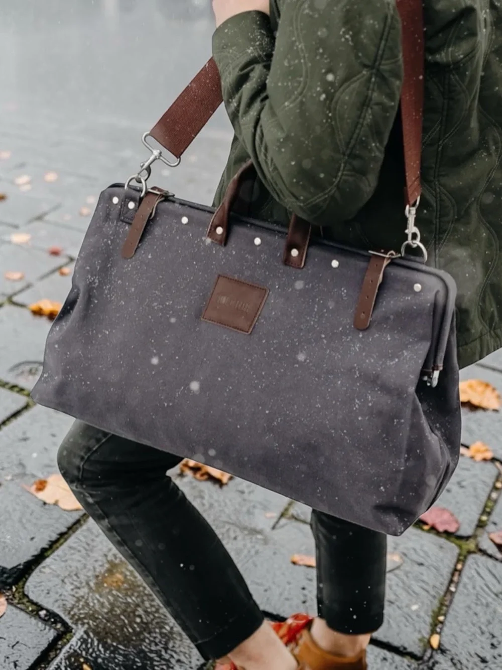 Line of Trade No. 0312 Canvas Weekender Bag in gray with leather trim | Regular